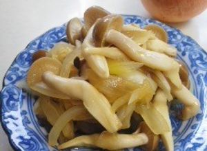 レンジで簡単☆玉ねぎしめじのバタポン和え-レシピのメイン写真