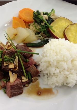ステーキ丼リボン風〈やよい会〉-レシピのメイン写真