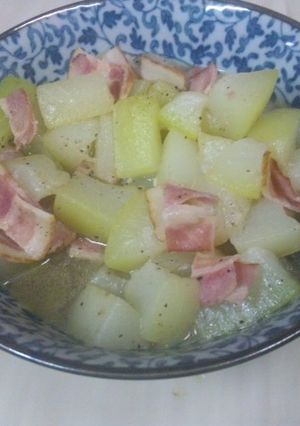 冬瓜とベーコンの塩胡椒炒め-レシピのメイン写真