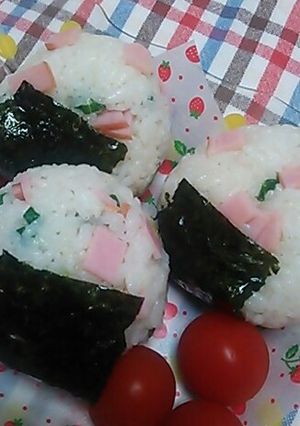 香味ペースト♡中華風ハムマヨおにぎり♡-レシピのメイン写真