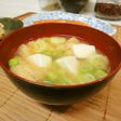 *朝食に*豆腐と油揚げの味噌汁*