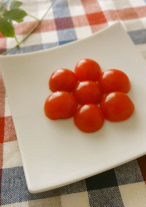 ミニトマトでお花風♡-レシピのメイン写真
