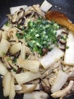 食感楽しい☆長芋とキノコ3種のバター炒め-レシピのメイン写真