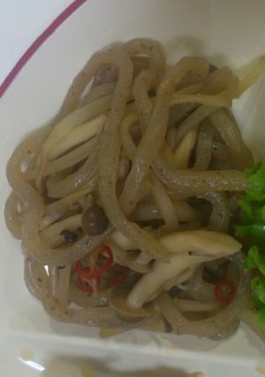 簡単! こんにゃくときのこのピリ辛煮込み-レシピのメイン写真