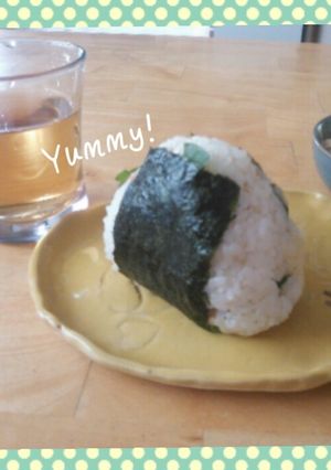 うちのおにぎり＊うめしそごまちーず-レシピのメイン写真