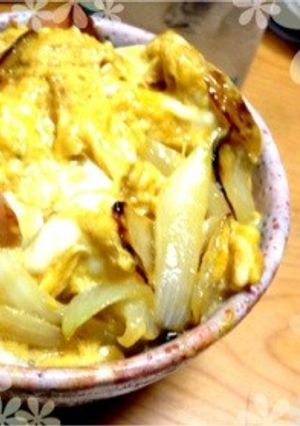 玉ねぎとウィンナーの卵丼(・ω・)ノ-レシピのメイン写真
