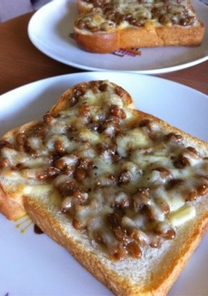 簡単美味！納豆トースト黒コショウがけ-レシピのメイン写真