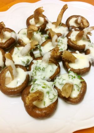 焼き椎茸のにんにくヨーグルトソースがけ-レシピのメイン写真
