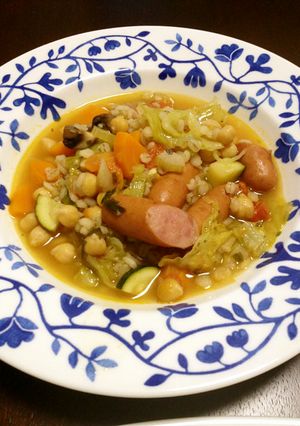 ひよこ豆と大麦の入ったヘルシー野菜スープ-レシピのメイン写真