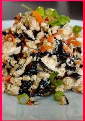 鉄分たっぷり♪癒され味のひじき炒り豆腐-レシピのメイン写真