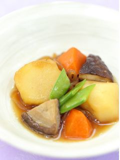 肉なしでも美味しい♪肉じゃが風煮物-レシピのメイン写真