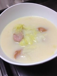 白菜とソーセージのミルクスープ-レシピのメイン写真
