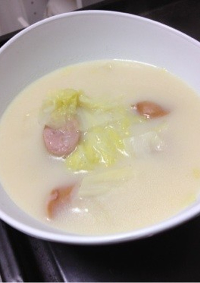 白菜とソーセージのミルクスープ-レシピのメイン写真