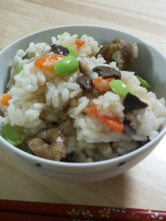 簡単☆具沢山♪甘栗ときのこの炊き込みご飯-レシピのメイン写真