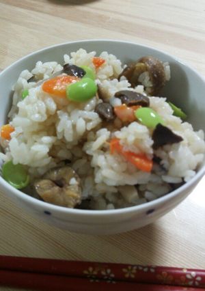 簡単☆具沢山♪甘栗ときのこの炊き込みご飯-レシピのメイン写真