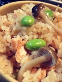 簡単♪生鮭としめじの炊き込みごはん♪-レシピのメイン写真