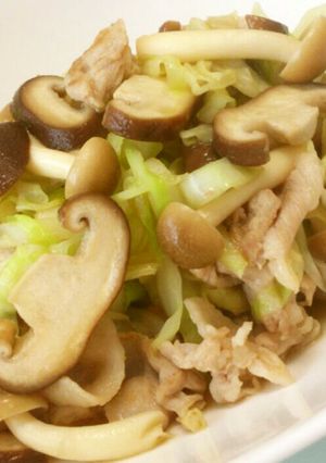 食物繊維で脱便秘♪キャベツ・きのこ炒め-レシピのメイン写真