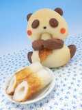 竹輪を食べるパンダパン