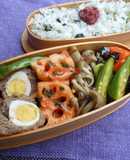 ころりん♪八丁味噌たまミートボール弁当