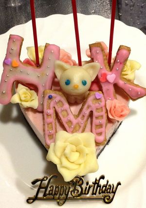 白猫のピンクなお誕生日ケーキ-レシピのメイン写真