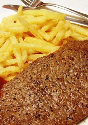 牛ステーキとたっぷりフライドポテト♪-レシピのメイン写真