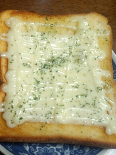 マヨチーズトースト-レシピのメイン写真