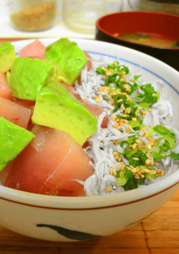 ＊アボガドとまぐろとしらすの丼＊-レシピのメイン写真