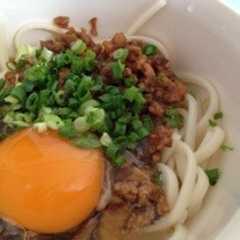 รูปของ 肉味噌うどん 覚書 冷蔵庫にあった物で