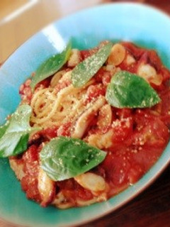 タコとアンチョビのトマトソースパスタ-レシピのメイン写真
