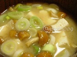 【おみそ汁】豆腐となめこのお味噌汁-レシピのメイン写真