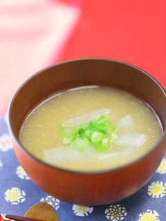 大根と大根の葉のお味噌汁-レシピのメイン写真