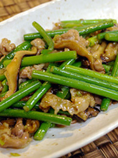 ★蒜苔肉絲~豚とニンニクの茎の炒め★-レシピのメイン写真