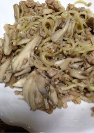 舞茸タップリニンニク好きの為の焼きそば-レシピのメイン写真