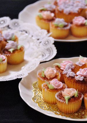 お花のミニカップケーキ(アイシング）-レシピのメイン写真
