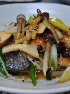 秋鮭ときのこの生姜炒め-レシピのメイン写真