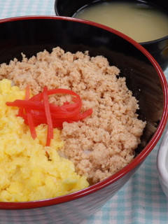 鮭と卵で❖二色丼-レシピのメイン写真
