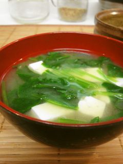 ほうれん草と豆腐のお味噌汁-レシピのメイン写真
