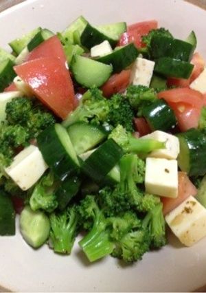 チーズと野菜のバジルサラダ-レシピのメイン写真