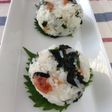 三陸わかめと蜂蜜梅のおにぎり