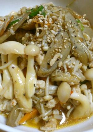 簡単♪きのことごぼうとひき肉のピリ辛炒め-レシピのメイン写真