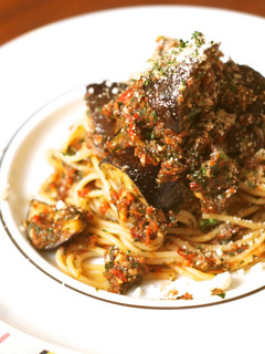 セロリの葉とナスのトマトソースパスタ-レシピのメイン写真