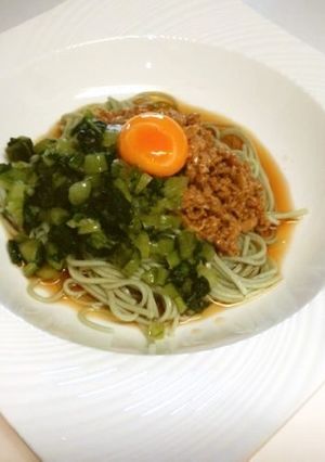 よもぎそば！納豆・野沢菜漬け・卵黄のせ♪-レシピのメイン写真