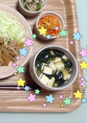 簡単♪豆腐とワカメのお味噌汁-レシピのメイン写真
