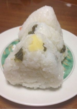 娘のお気に入り♪柴漬けチーズおにぎり-レシピのメイン写真