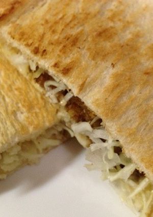 ガッツリ食べたい朝食☆残りコロッケサンド-レシピのメイン写真