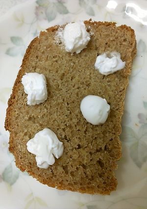 白いネオソフトと黒パンで水玉トーストパン-レシピのメイン写真