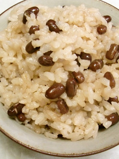 炊飯器で!ほんのり甘いつやつやお赤飯-レシピのメイン写真