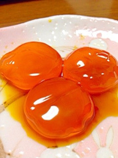 炊きたての白ご飯に!卵の黄身の醤油漬け-レシピのメイン写真