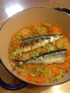 秋の楽しみ♫秋刀魚の炊き込みご飯-レシピのメイン写真