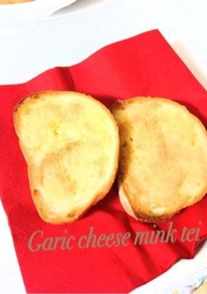 パルメザンガーリックチーズトースト-レシピのメイン写真
